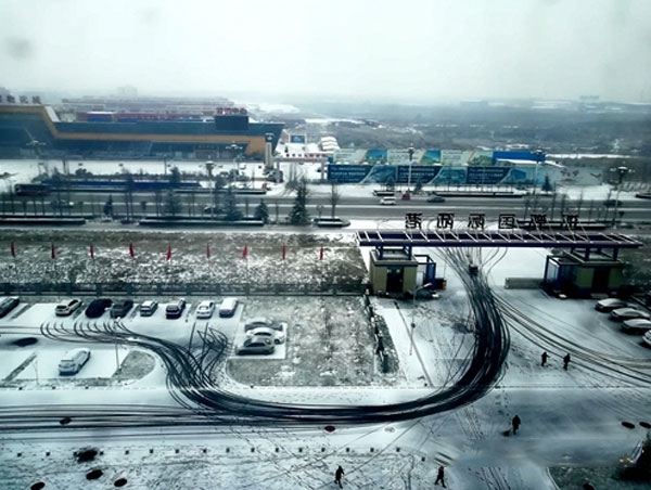 膜結構在遇見下雪時怎么辦？