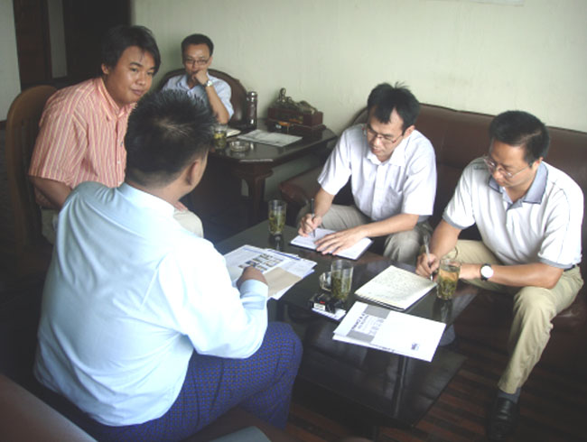 祝賀?。?010年8月佛蘭空間膜結(jié)構(gòu)與緬甸簽訂長期合作關(guān)系項(xiàng)目