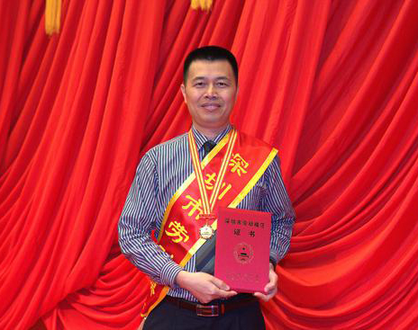 勞動(dòng)創(chuàng)造幸福！全國勞動(dòng)模范劉中華：設(shè)計(jì)“鳥巢”鋼結(jié)構(gòu)一戰(zhàn)成名！
